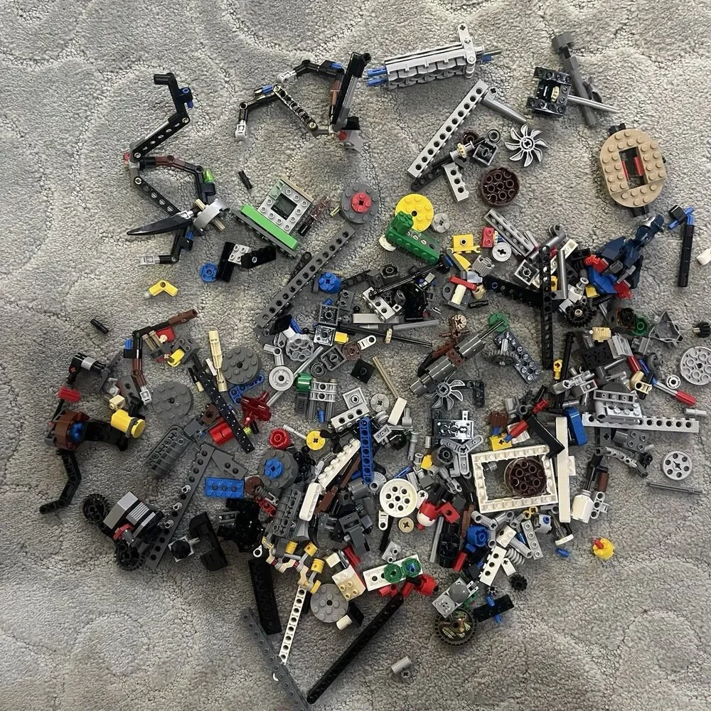 200+ Small Lego Technic Pieces Lot: connectors pins axles liftarm bush rods Arms - Picture 1 of 2